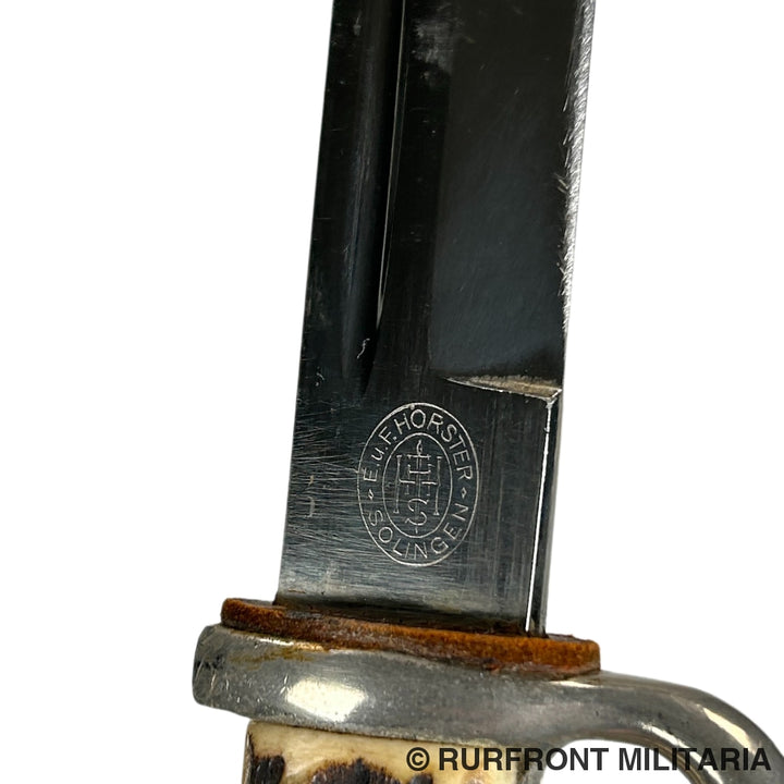 K98 Extraseitengewehr/Dress Bayonet Met Hirschhorngriffschalen Hörster Korte Variant Frog.