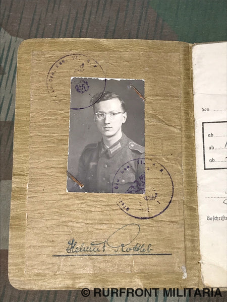 Soldbuch Funker Helmut Rottleb. Soldbuch Funker Helmut Rottleb.