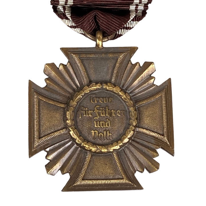 Nsdap 10 year long service medal in case.